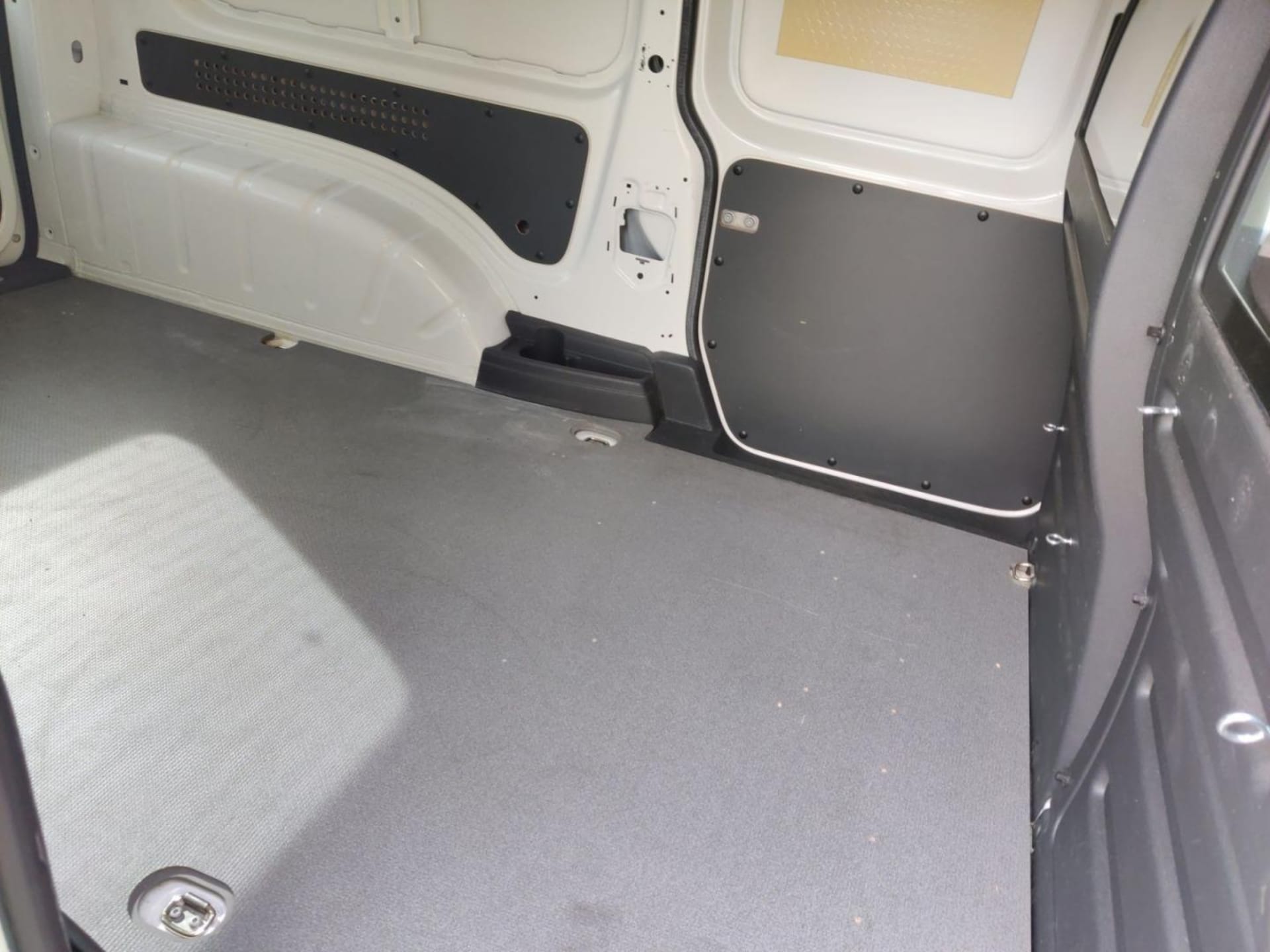 Volkswagen Caddy Maxi Kasten Basis-Modell