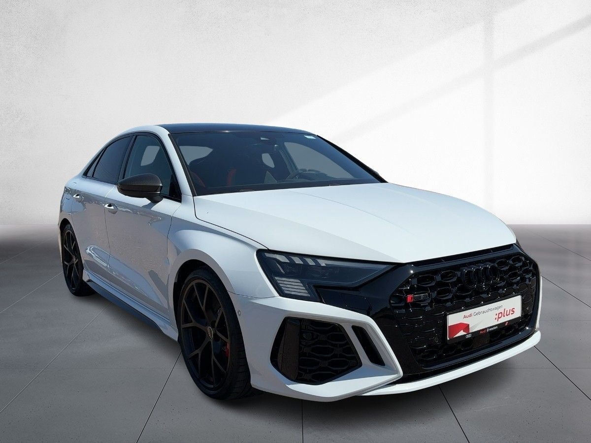Image about Audi RS 3 Limousine TFSI quattro S tronic