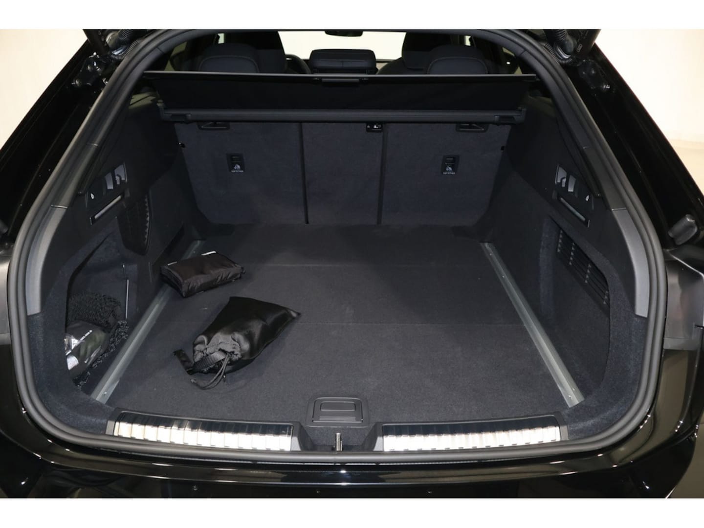 Bild über Audi A6 Avant edition one TDI quattro 220 kW S tronic - für weitere Informationen kontaktieren Sie den Audi Partner