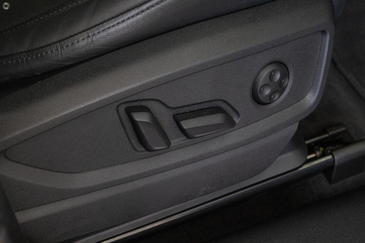 Image about Audi Q5 TFSI e S line 55 TFSI e quattro S tronic