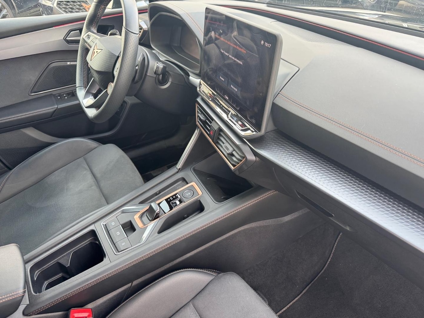 CUPRA Leon Sportstourer 1.5 eTSI DSG 110 kW (150 CV) — photo 13