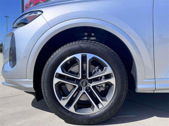 2025 Audi Q5 Premium - Photo 6