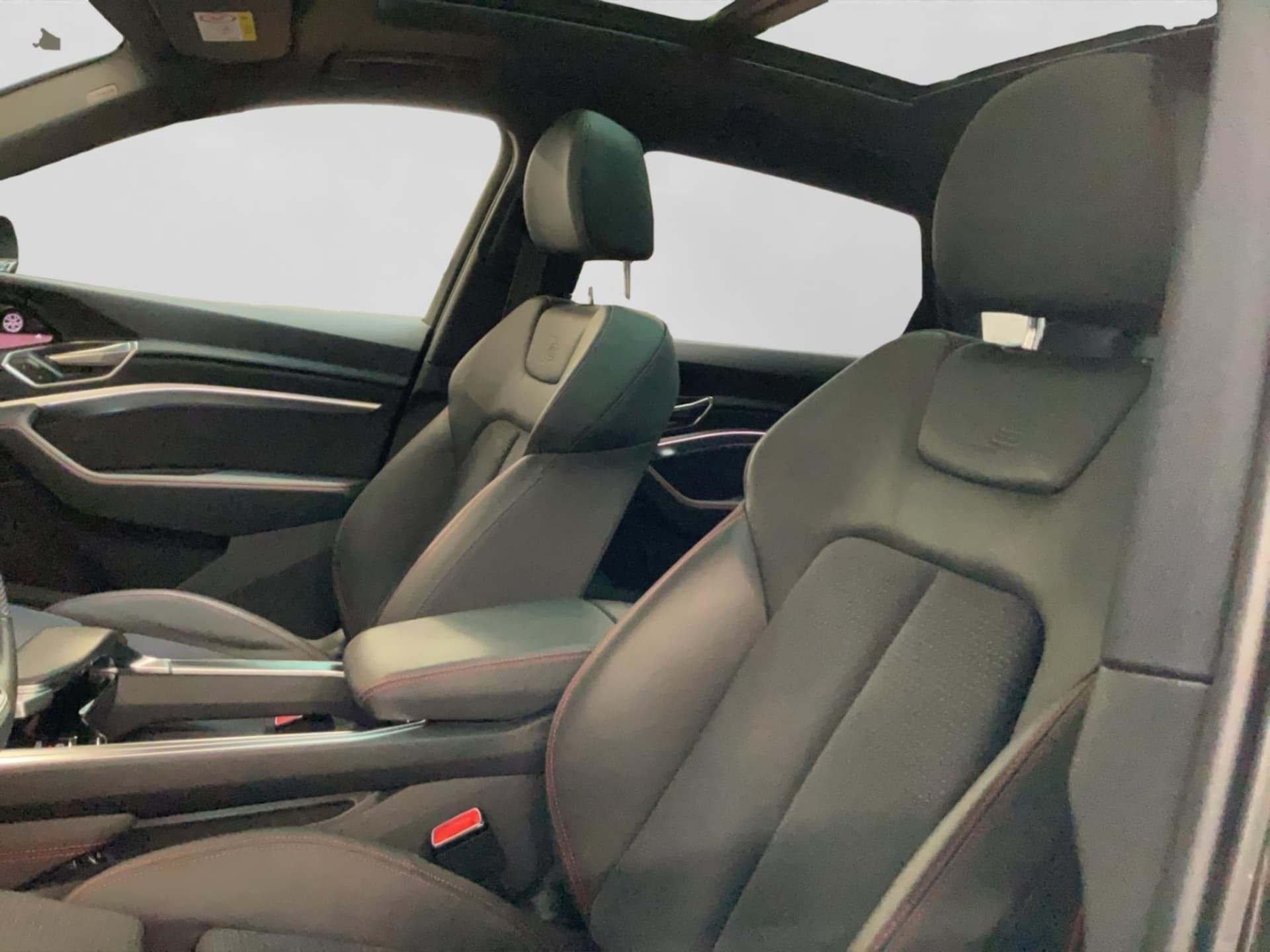 Audi Q8 e-tron S line