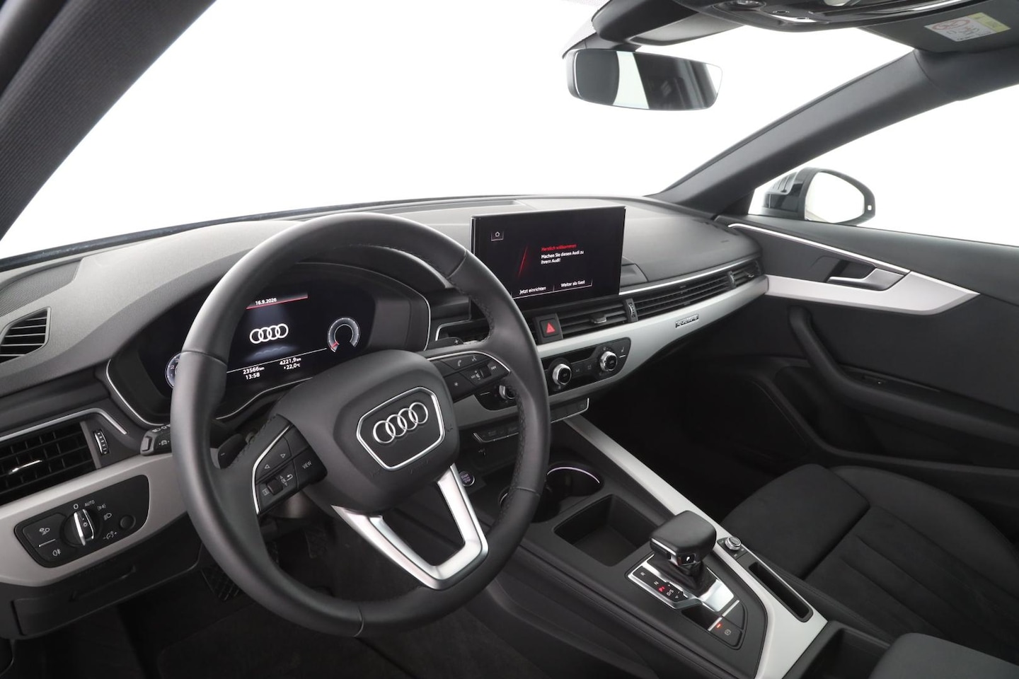 Bild über Audi A4 Avant S line 45 TFSI quattro S tronic - für weitere Informationen kontaktieren Sie den Audi Partner