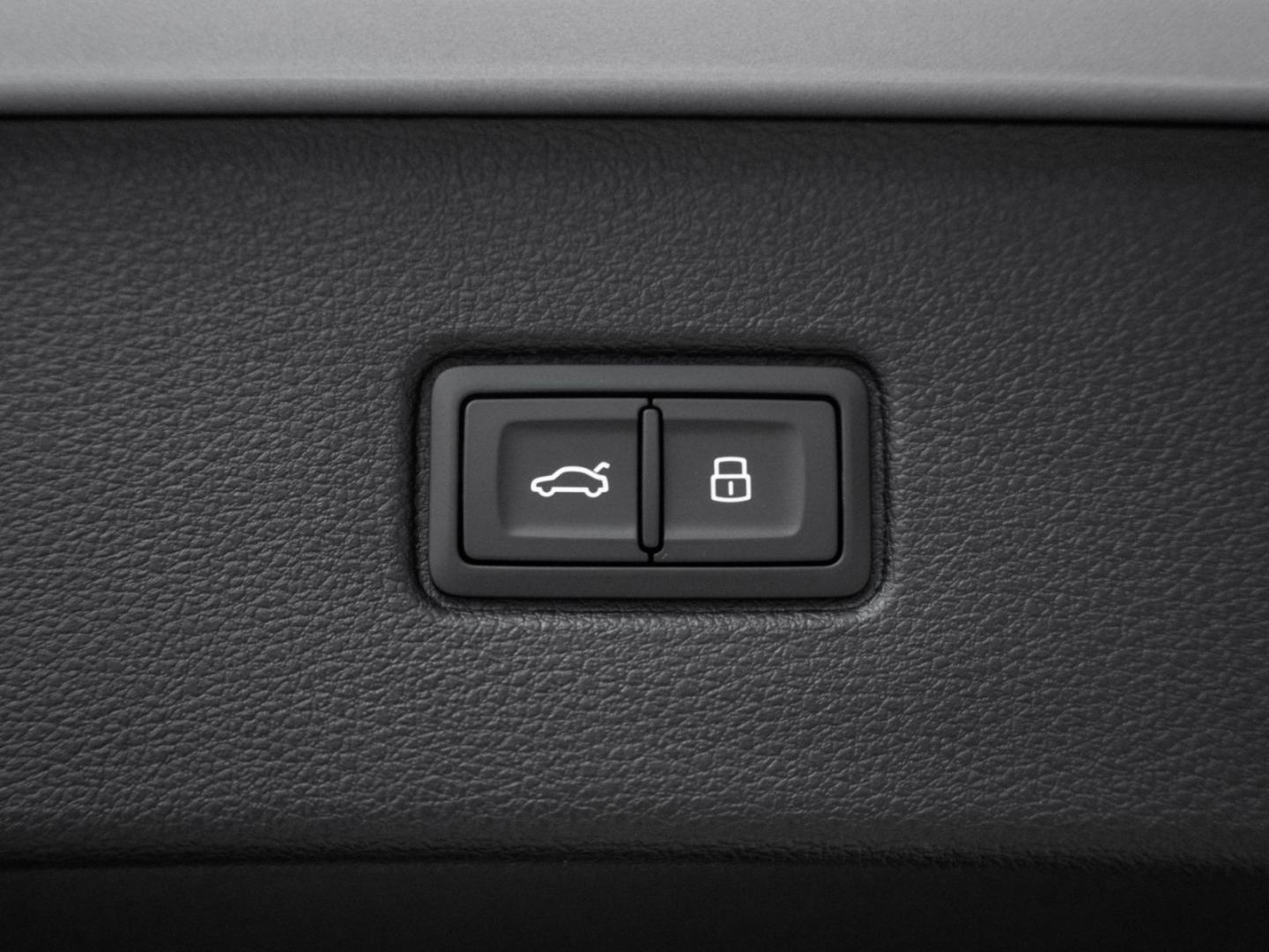 Image about Audi Q7 SUV S line 50 TDI quattro tiptronic
