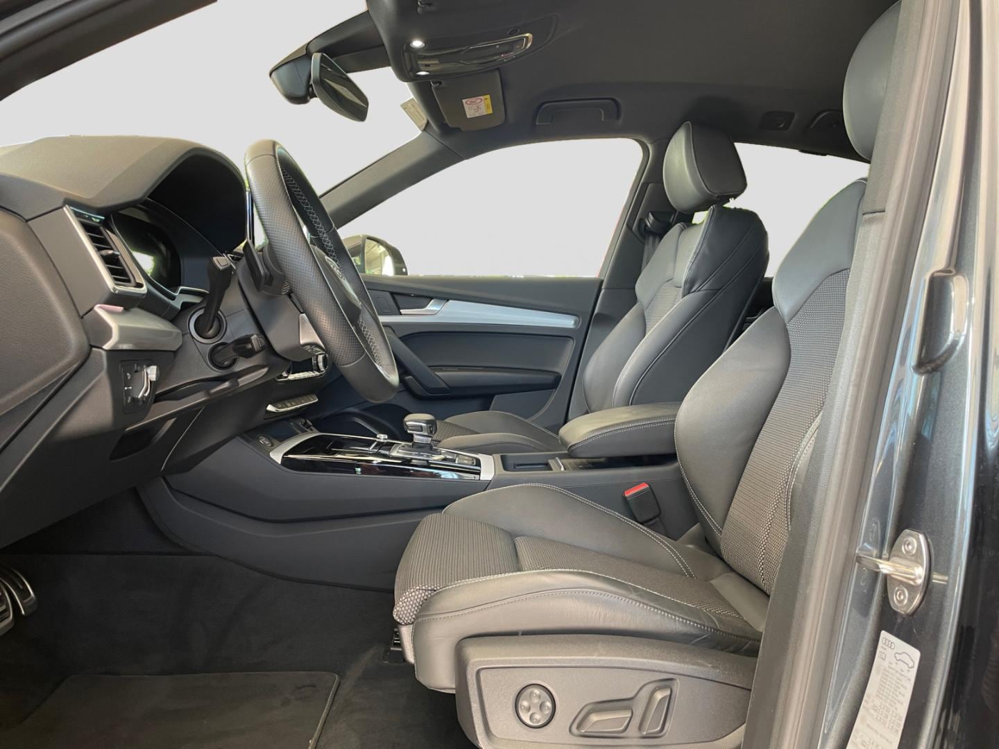 Bild über Audi Q5 Sportback 45 TFSI quattro S tronic - für weitere Informationen kontaktieren Sie den Audi Partner