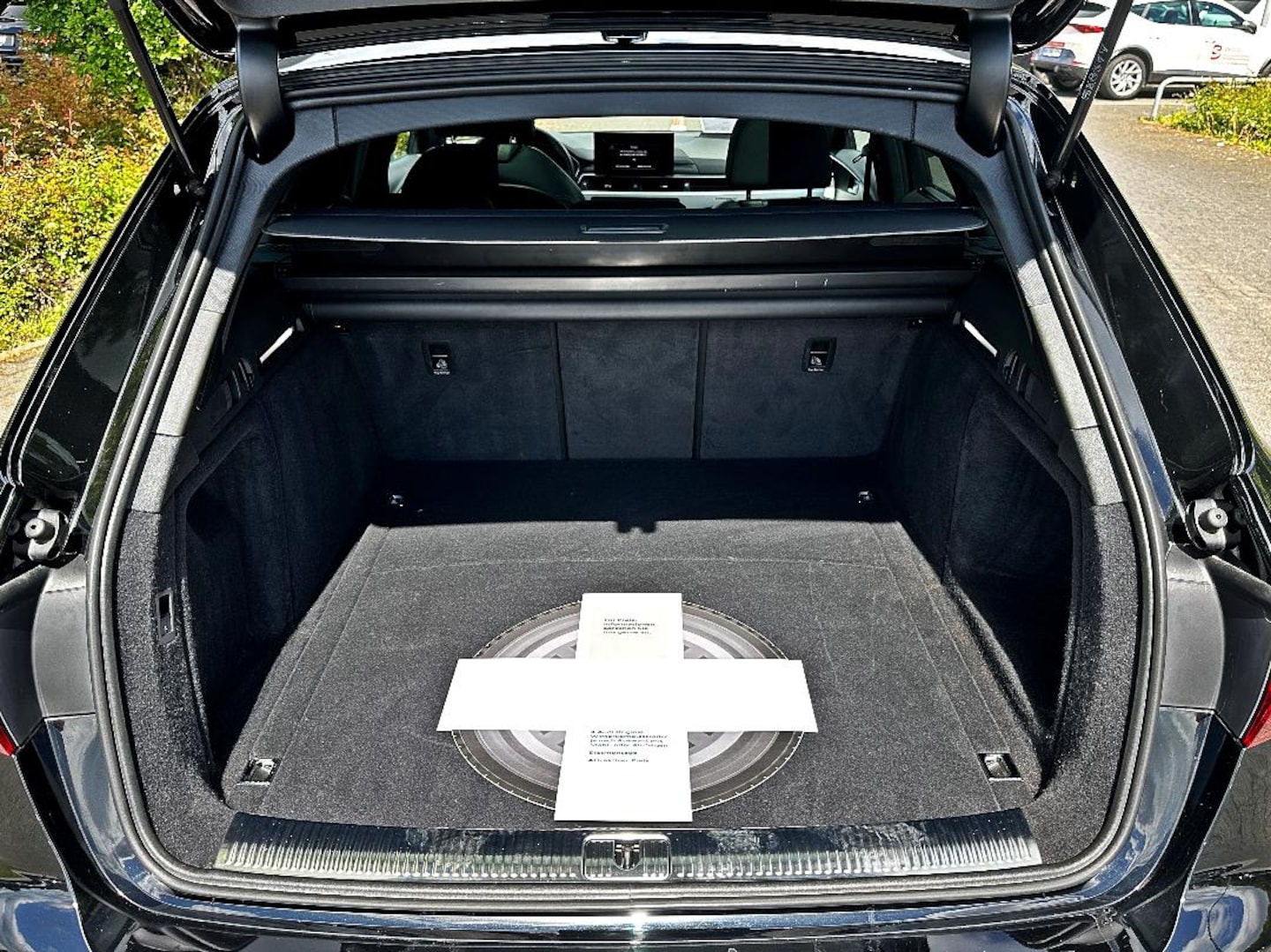 Bild über Audi A4 Avant S line 45 TFSI quattro S tronic - für weitere Informationen kontaktieren Sie den Audi Partner