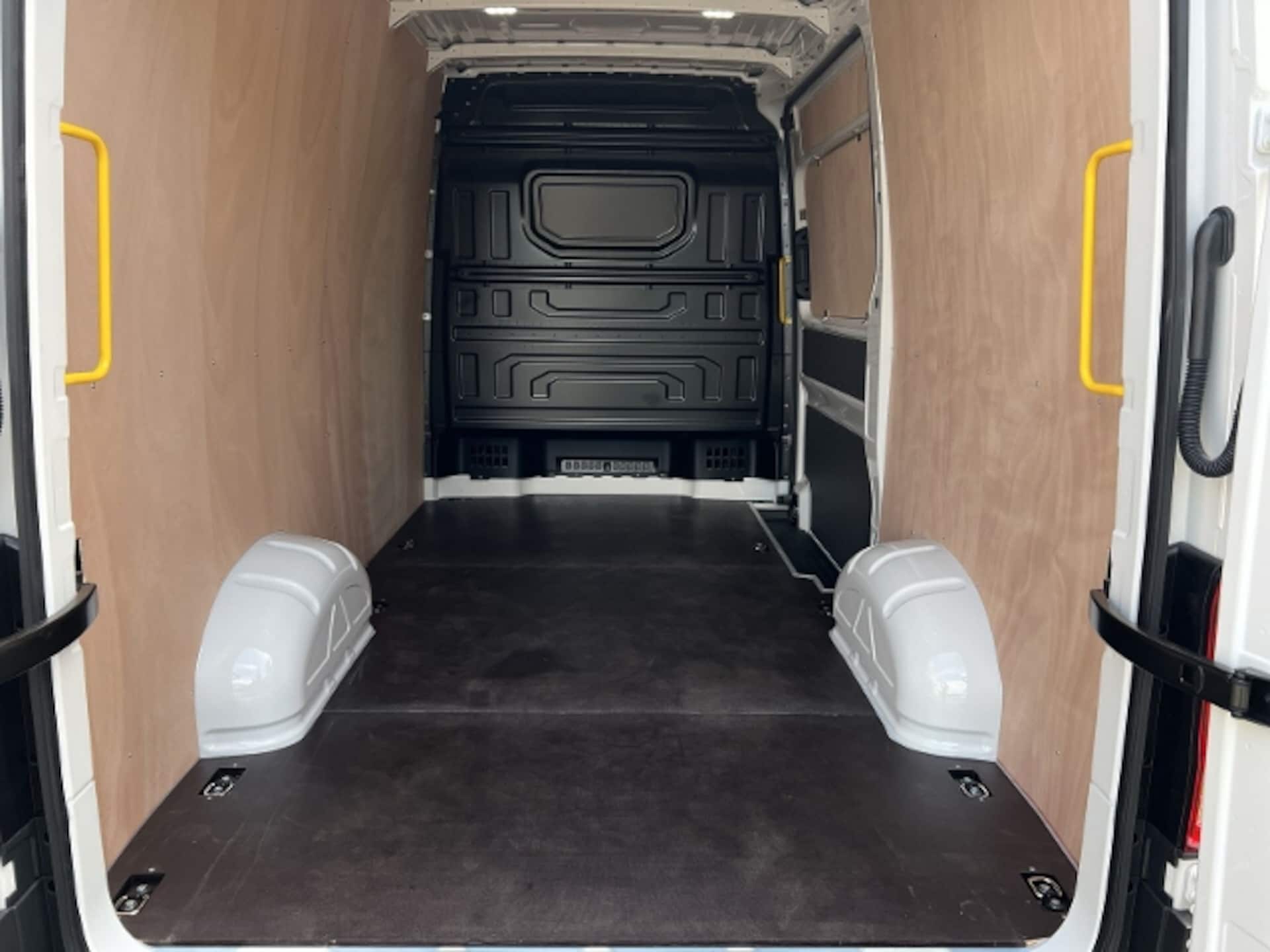 Volkswagen Crafter Kasten mittlerer Radstand