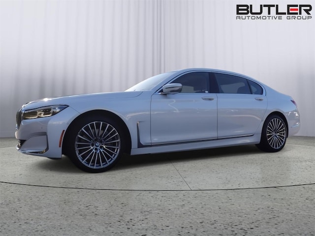 2022 BMW 750
