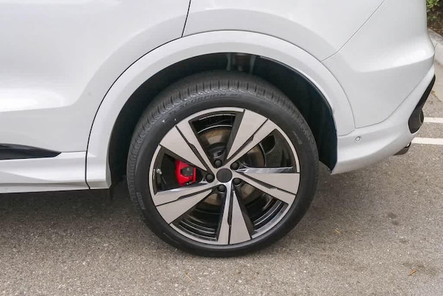 2026 Audi SQ5 Premium Plus - Photo 6