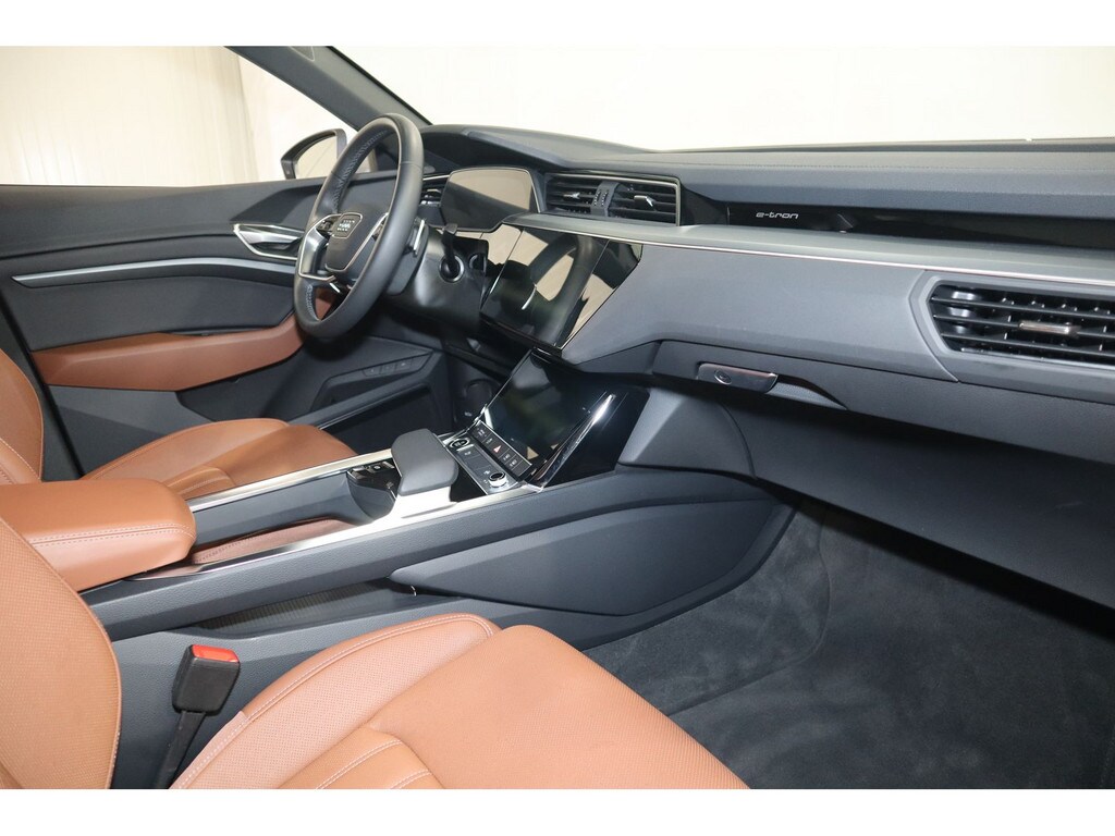 Image about Audi Q8 Sportback e-tron S line 50 e-tron quattro 250 kW