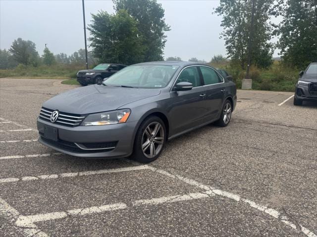 Used 2013 Volkswagen Passat SE with VIN 1VWBH7A30DC001198 for sale in Maplewood, Minnesota