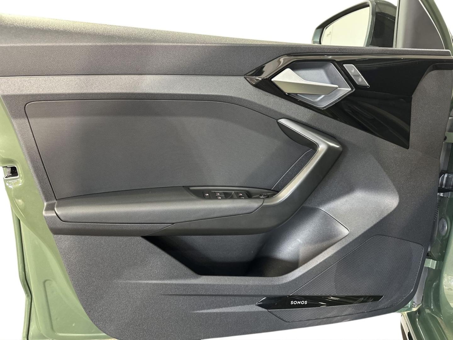 Bild über Audi A1 Sportback S line 30 TFSI S tronic - für weitere Informationen kontaktieren Sie den Audi Partner