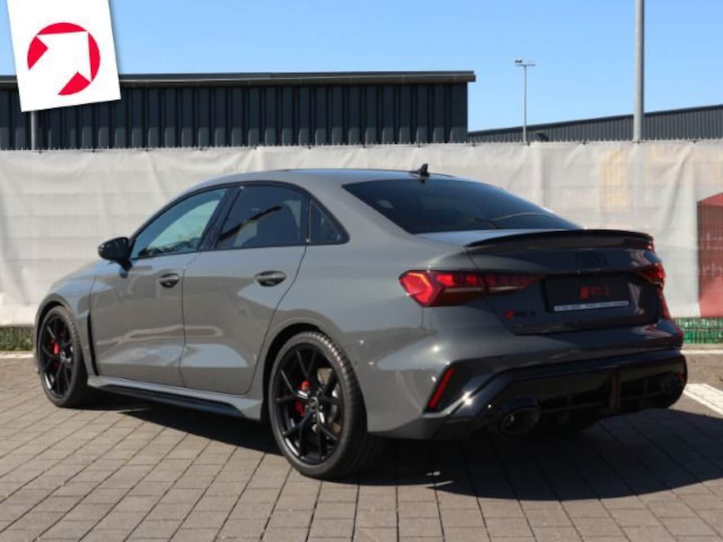 Bild über Audi RS 3 Limousine TFSI quattro 294 kW S tronic - für weitere Informationen kontaktieren Sie den Audi Partner