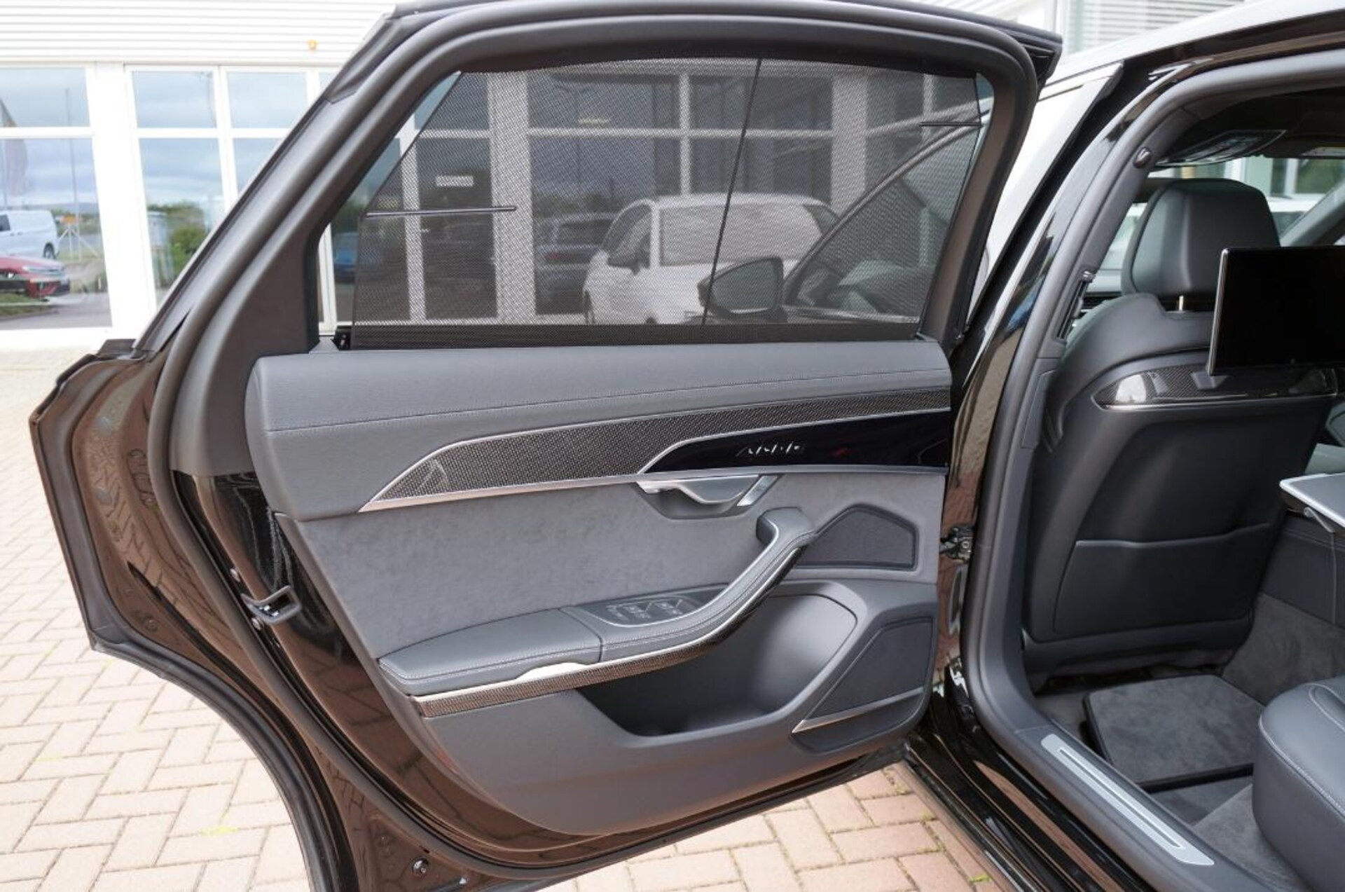 Audi A8 L TFSI e