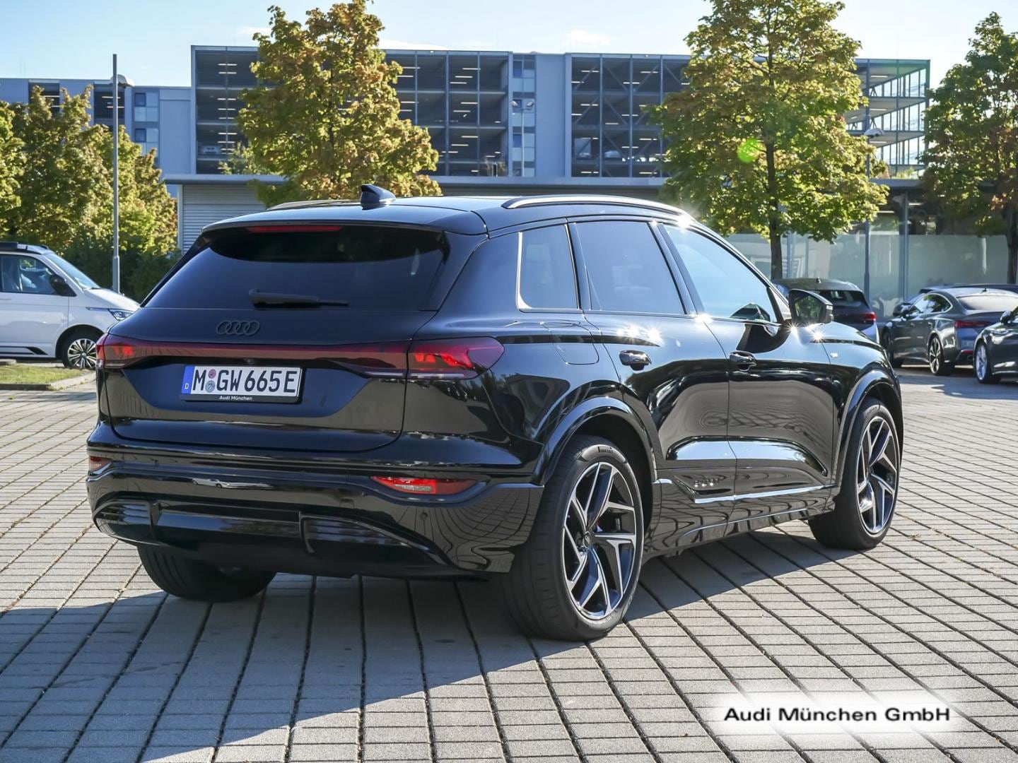 Bild über Audi Q6 SUV e-tron e-tron performance 225 kW - für weitere Informationen kontaktieren Sie den Audi Partner