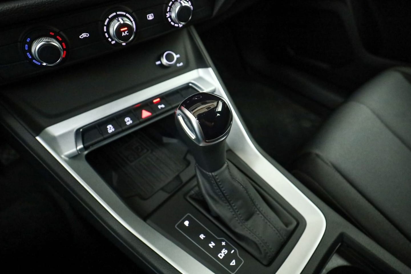 Bild über Audi Q3 35 TDI S tronic - für weitere Informationen kontaktieren Sie den Audi Partner