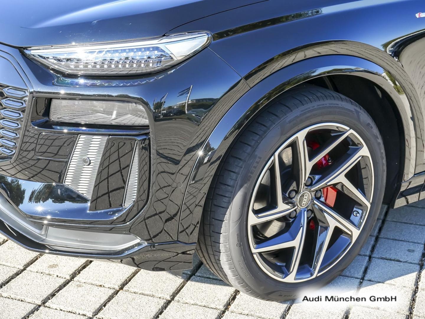 Bild über Audi Q6 SUV e-tron e-tron performance 225 kW - für weitere Informationen kontaktieren Sie den Audi Partner