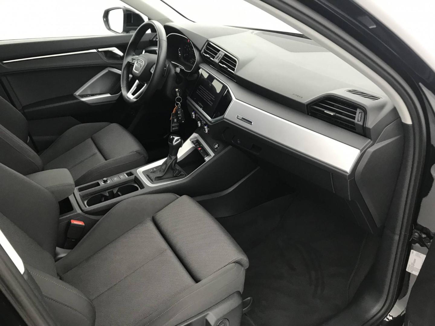 Image about Audi Q3 TFSI e Design 45 TFSI e 180 kW (245 ch) S tronic