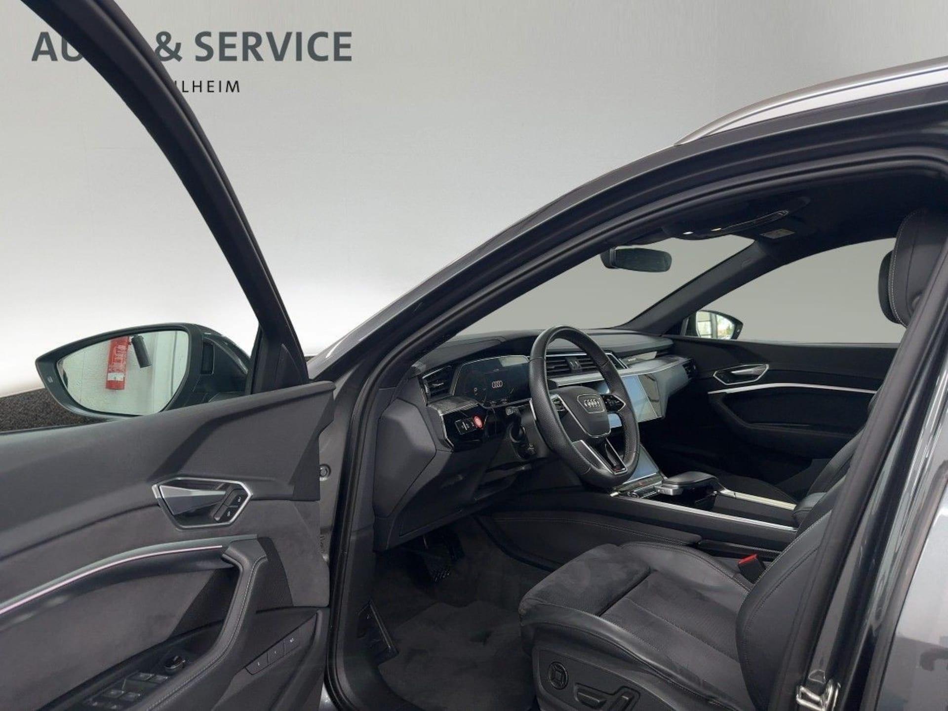 Audi e-tron S line