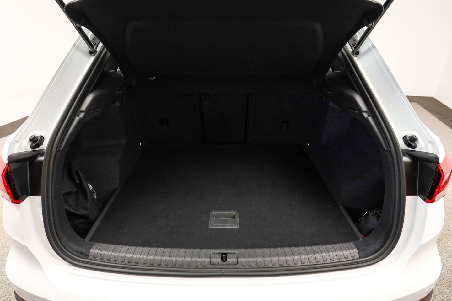 Bild über Audi Q3 35 TDI S tronic - für weitere Informationen kontaktieren Sie den Audi Partner