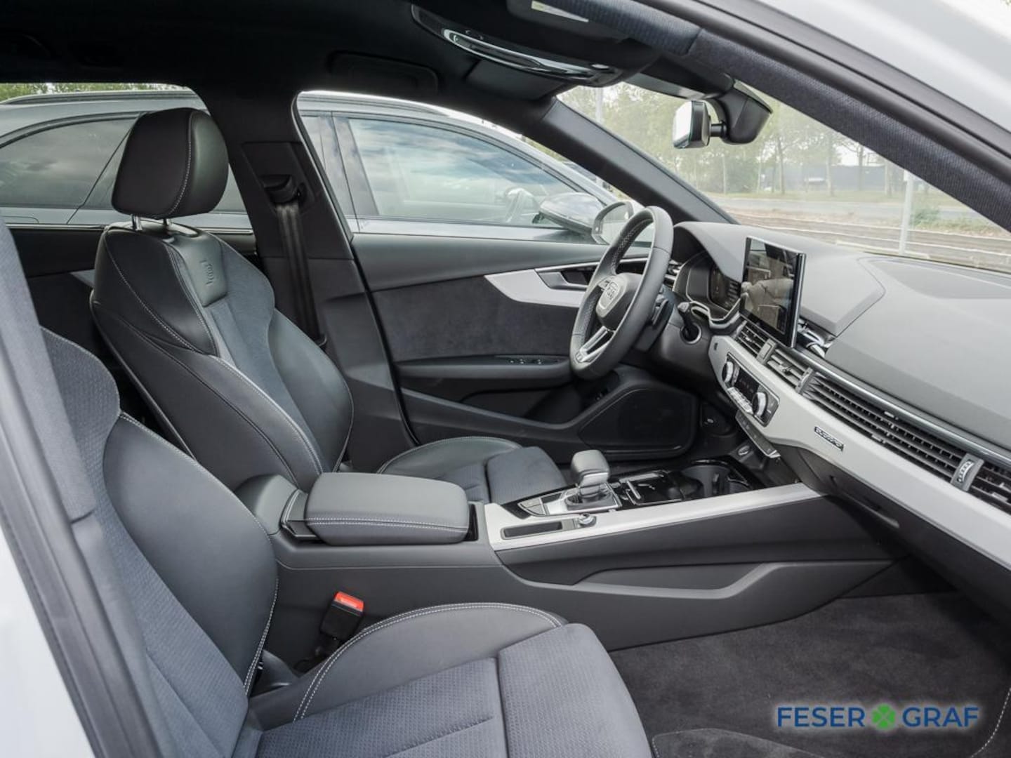 Bild über Audi A4 Avant S line 45 TFSI quattro S tronic - für weitere Informationen kontaktieren Sie den Audi Partner