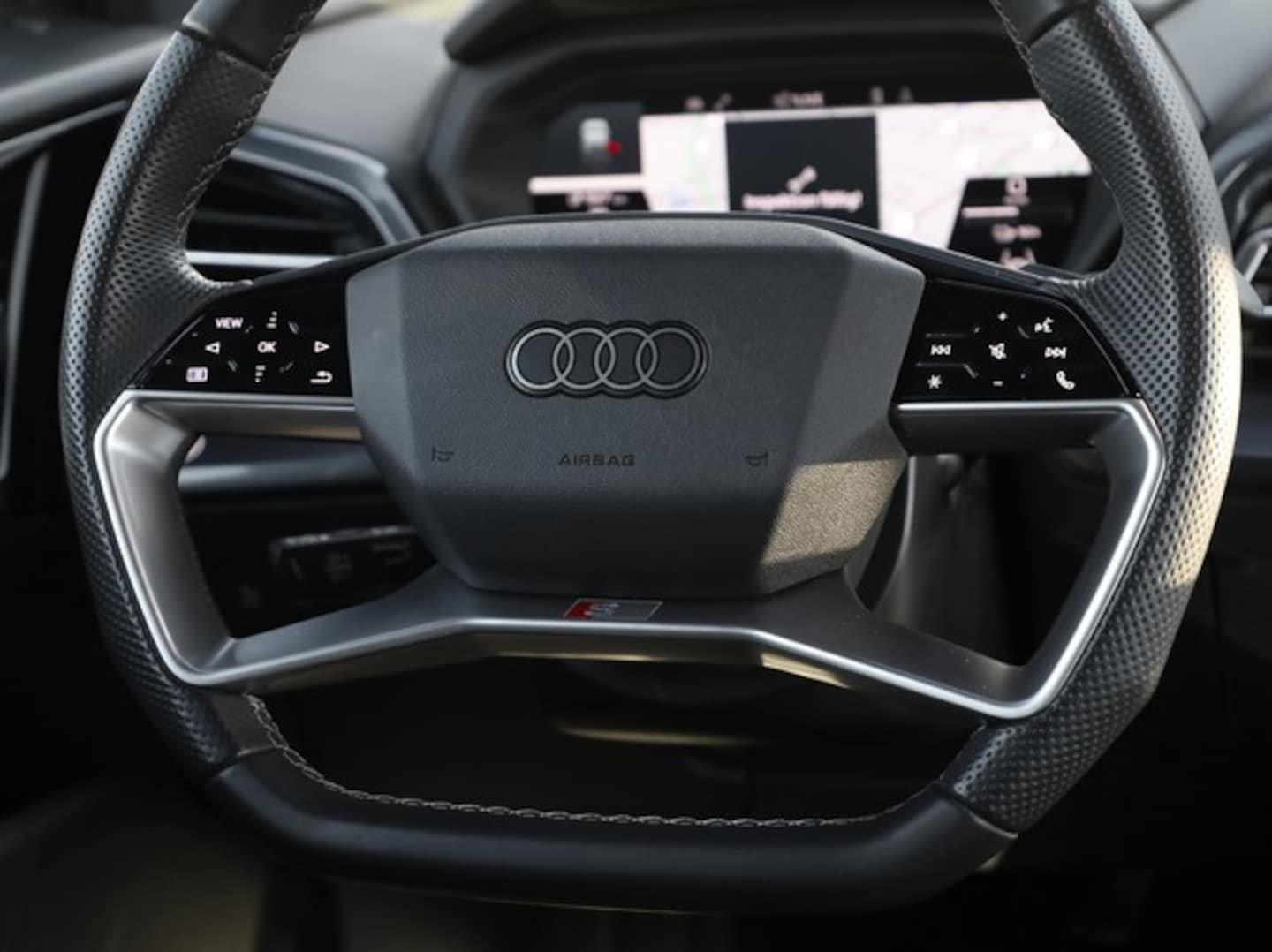 Bild über Audi Q4 Sportback e-tron 55 e-tron quattro - für weitere Informationen kontaktieren Sie den Audi Partner