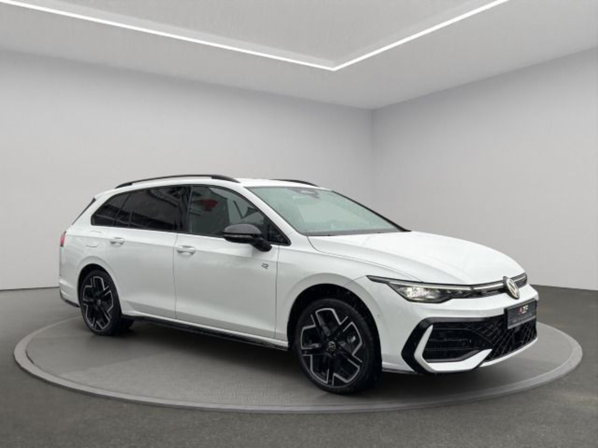 Volkswagen Golf Variant R-Line