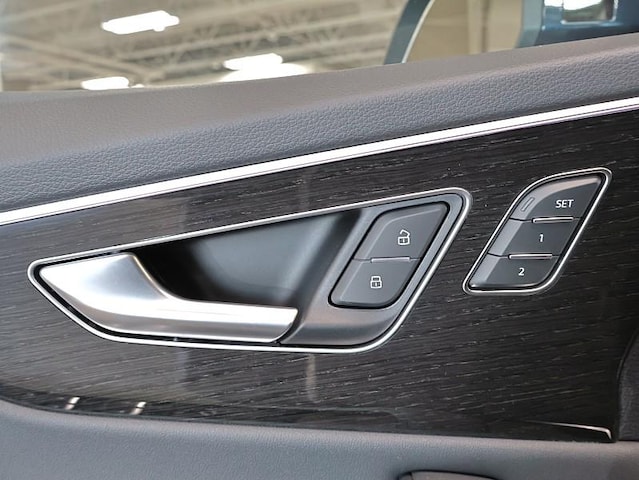 2026 Audi Q8 Prestige - Photo 9
