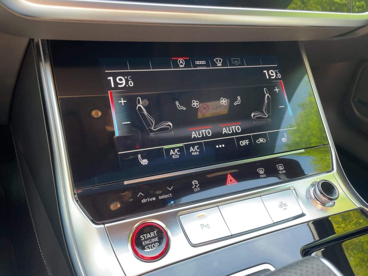 Bild über Audi RS 6 Avant TFSI quattro tiptronic - für weitere Informationen kontaktieren Sie den Audi Partner