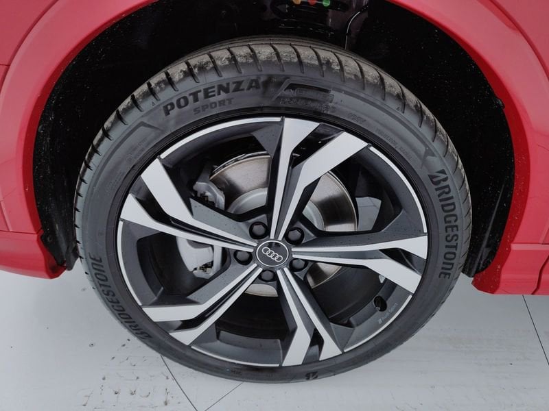 Image about Audi Q3 S line edition 40 TDI quattro 142 kW (193 CV) S tronic