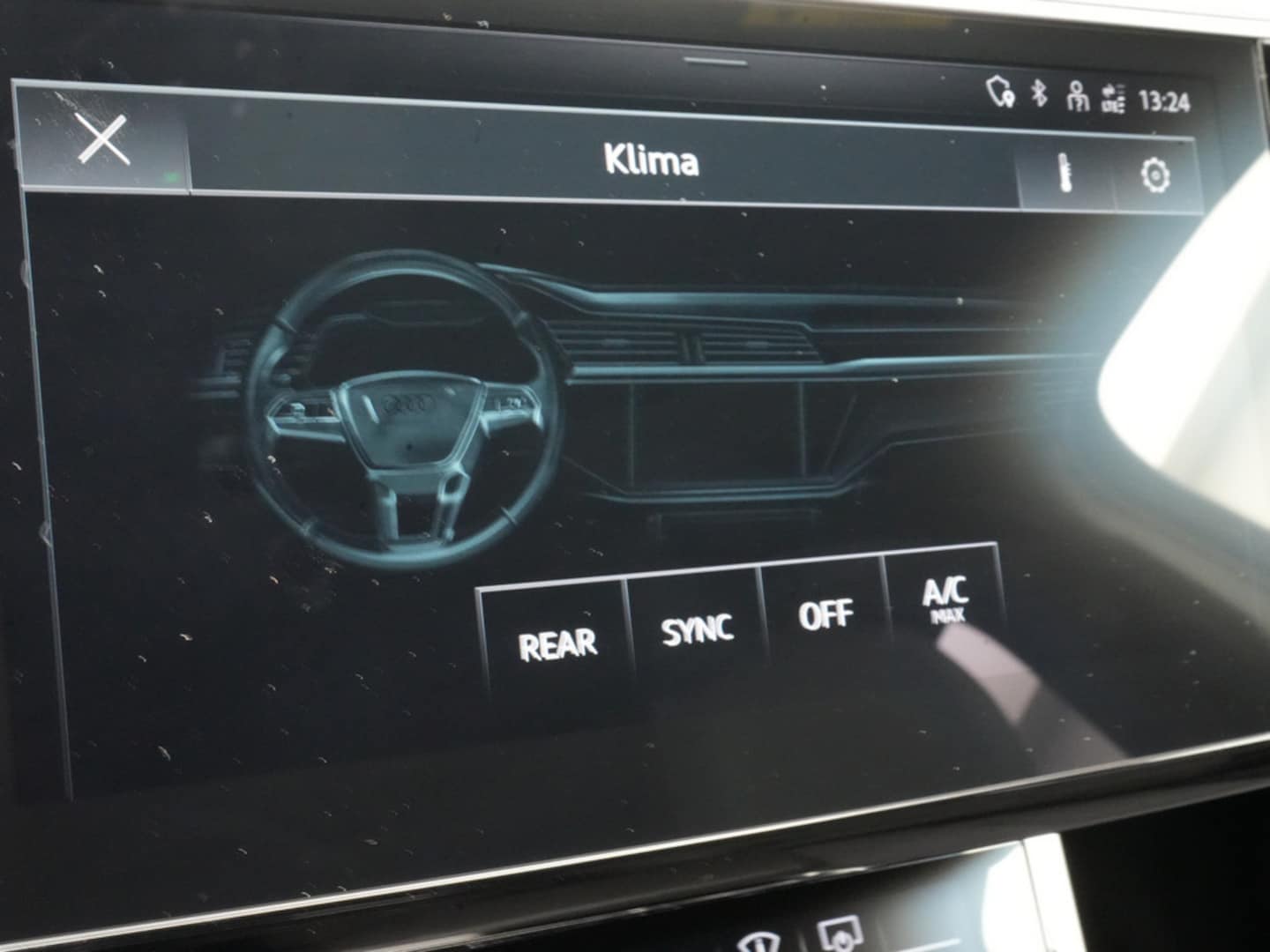 Bild über Audi Q8 e-tron S line 50 e-tron quattro - für weitere Informationen kontaktieren Sie den Audi Partner