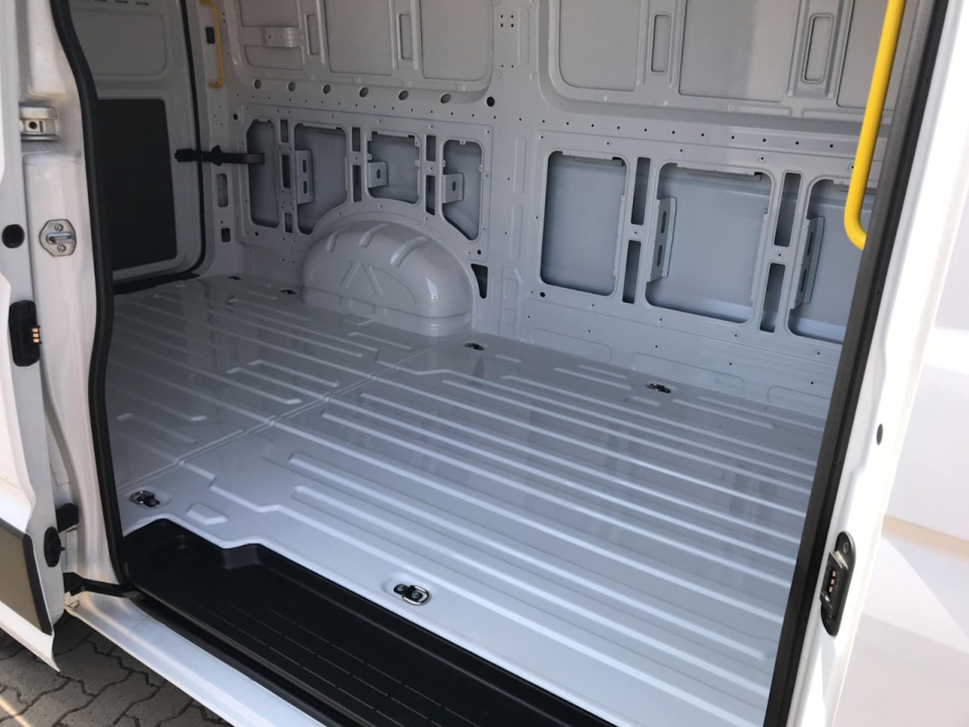 Volkswagen Crafter Kasten mittlerer Radstand