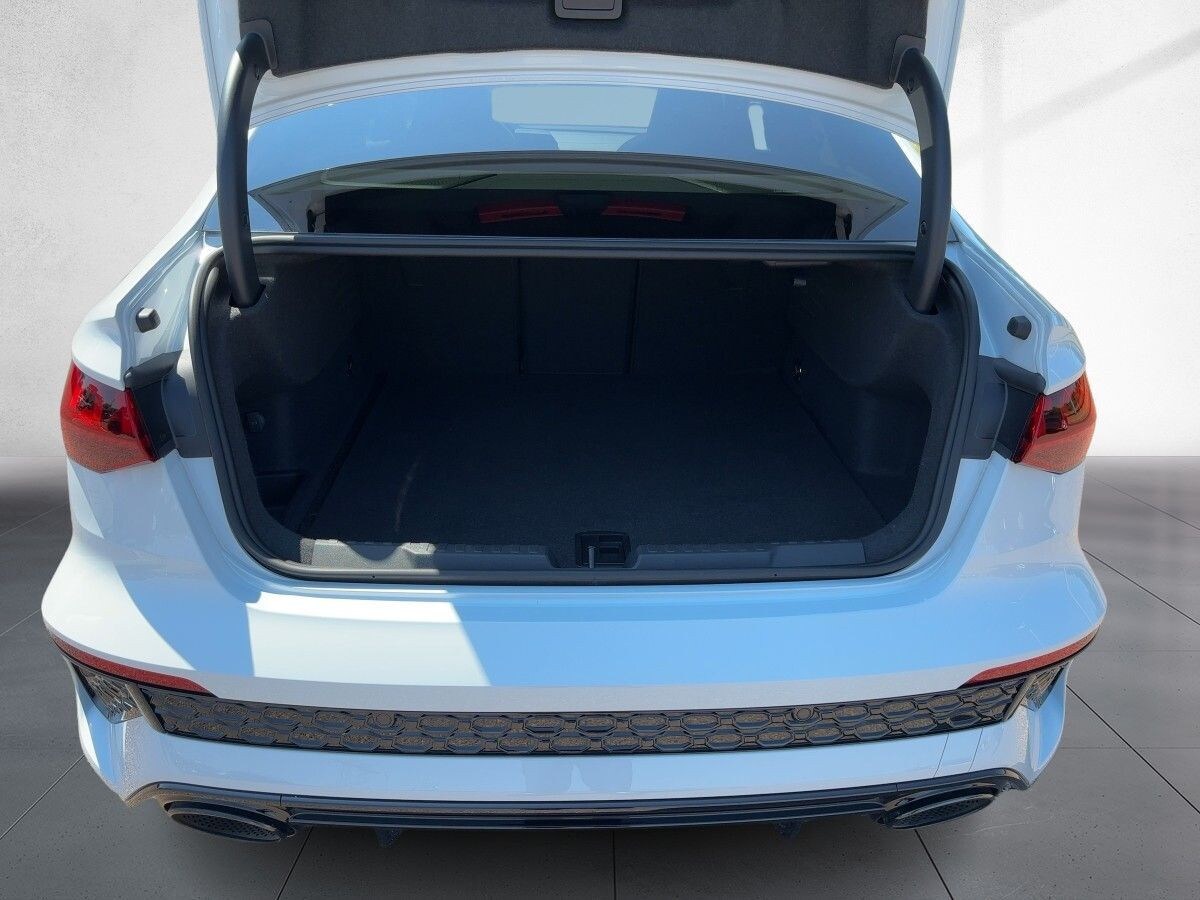 Image about Audi RS 3 Limousine TFSI quattro S tronic