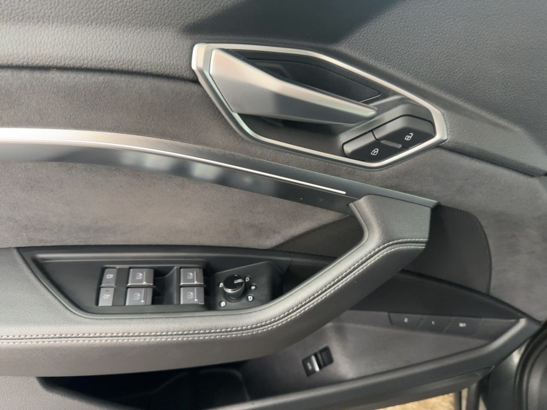 Audi e-tron S line