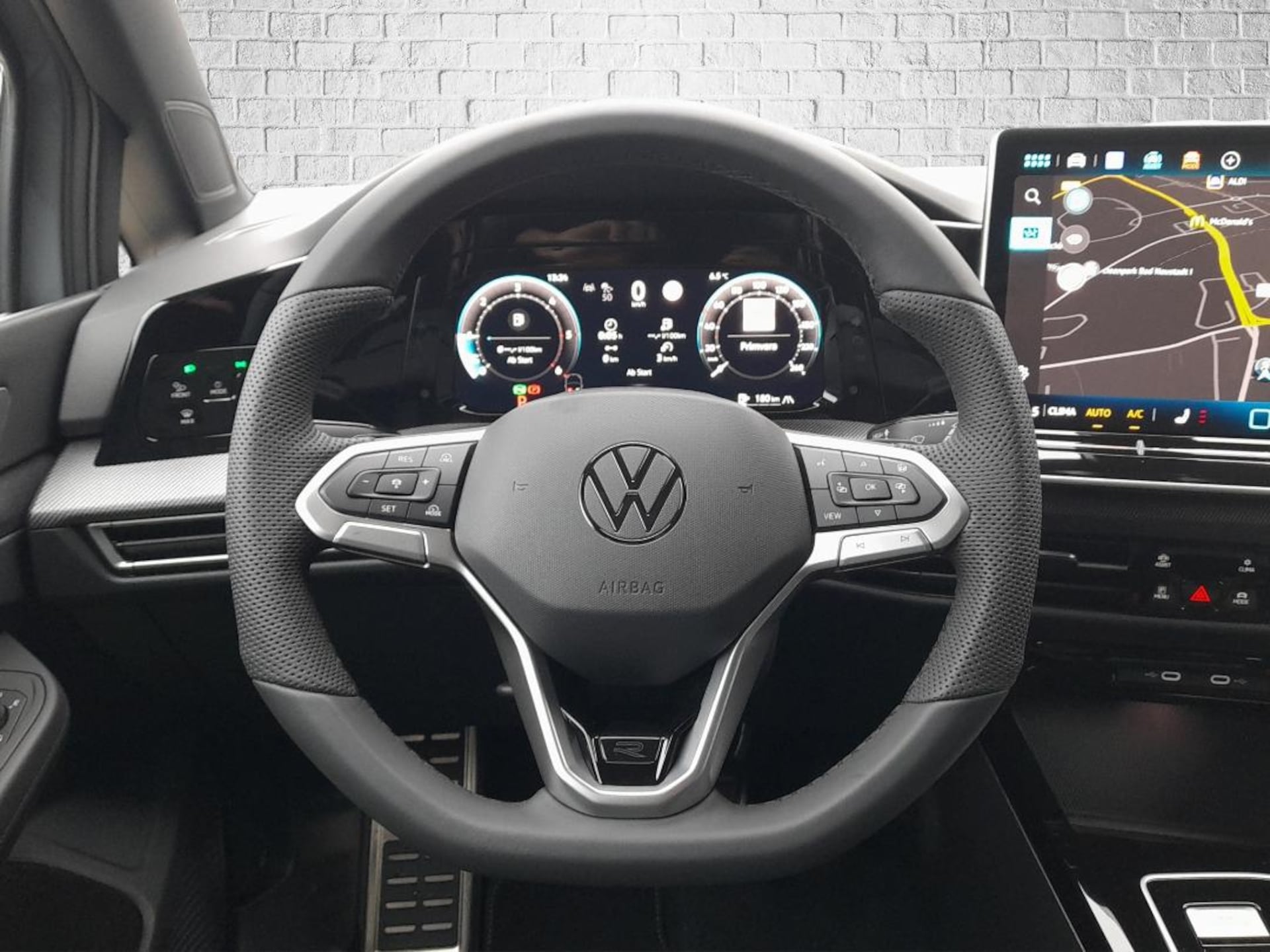 Volkswagen Golf R-Line