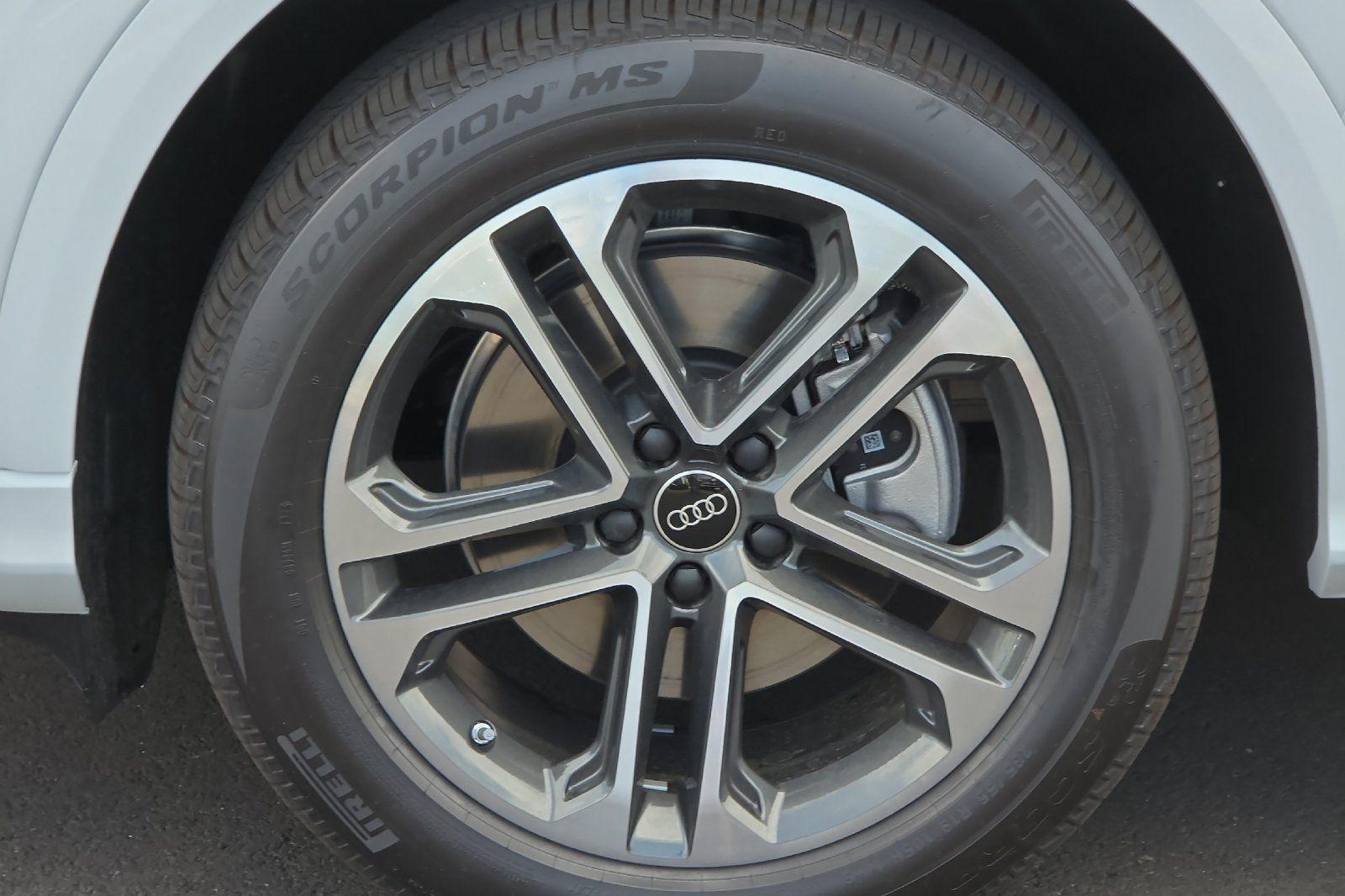 2025 Audi Q5 Premium - Photo 25
