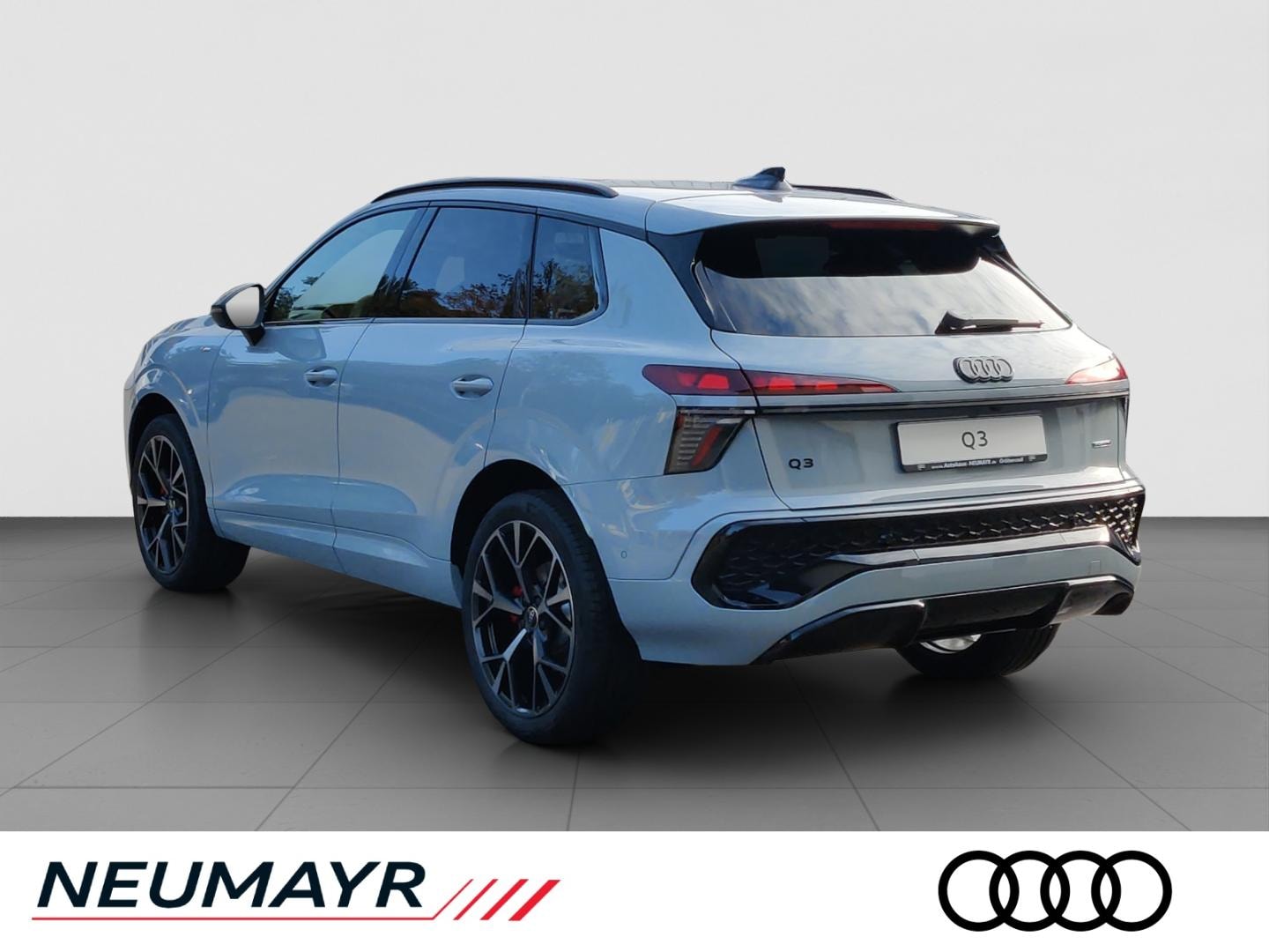 Bild über Audi Q3 SUV TFSI quattro 195 kW S tronic - für weitere Informationen kontaktieren Sie den Audi Partner