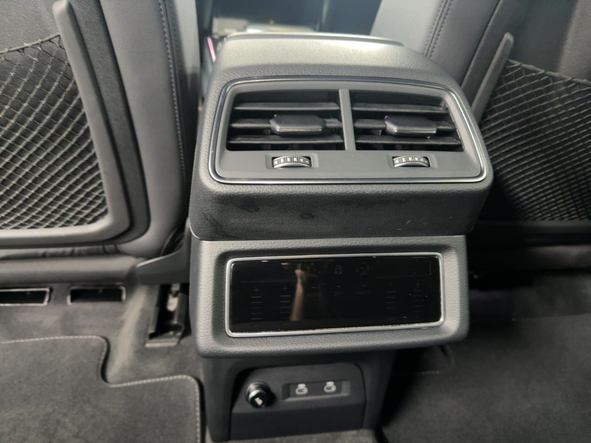 Audi e-tron S line