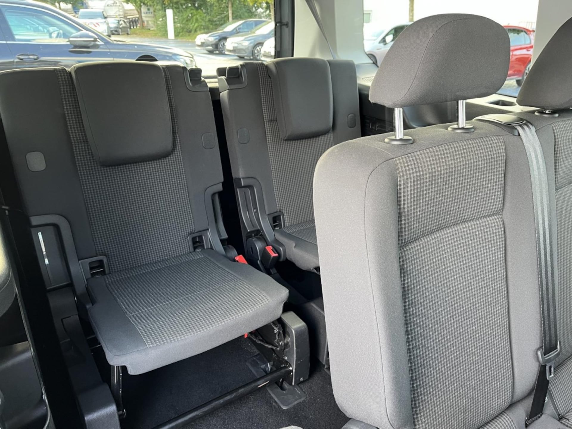 Volkswagen Caddy Maxi Basis-Modell