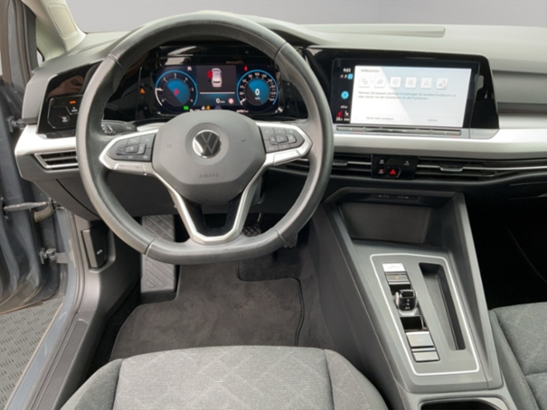 Volkswagen Golf Variant Life