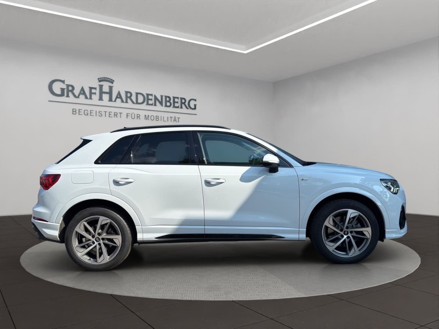 Bild über Audi Q3 TFSI quattro 140 kW S tronic - für weitere Informationen kontaktieren Sie den Audi Partner