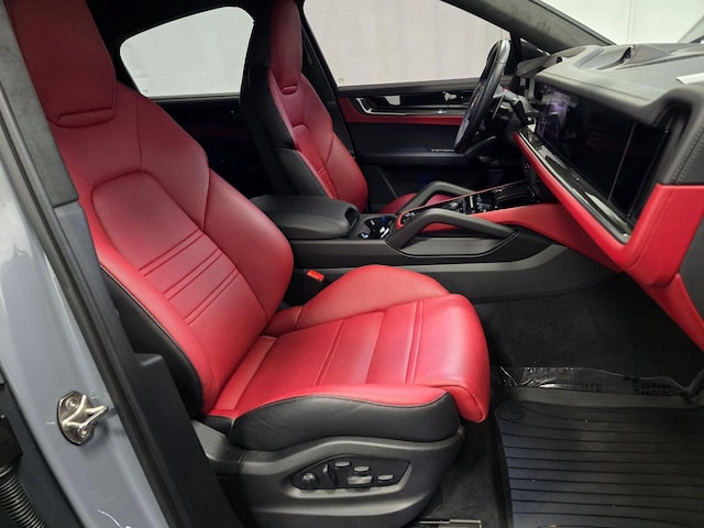 2024 Porsche Cayenne Coup Turbo GT - Photo 29