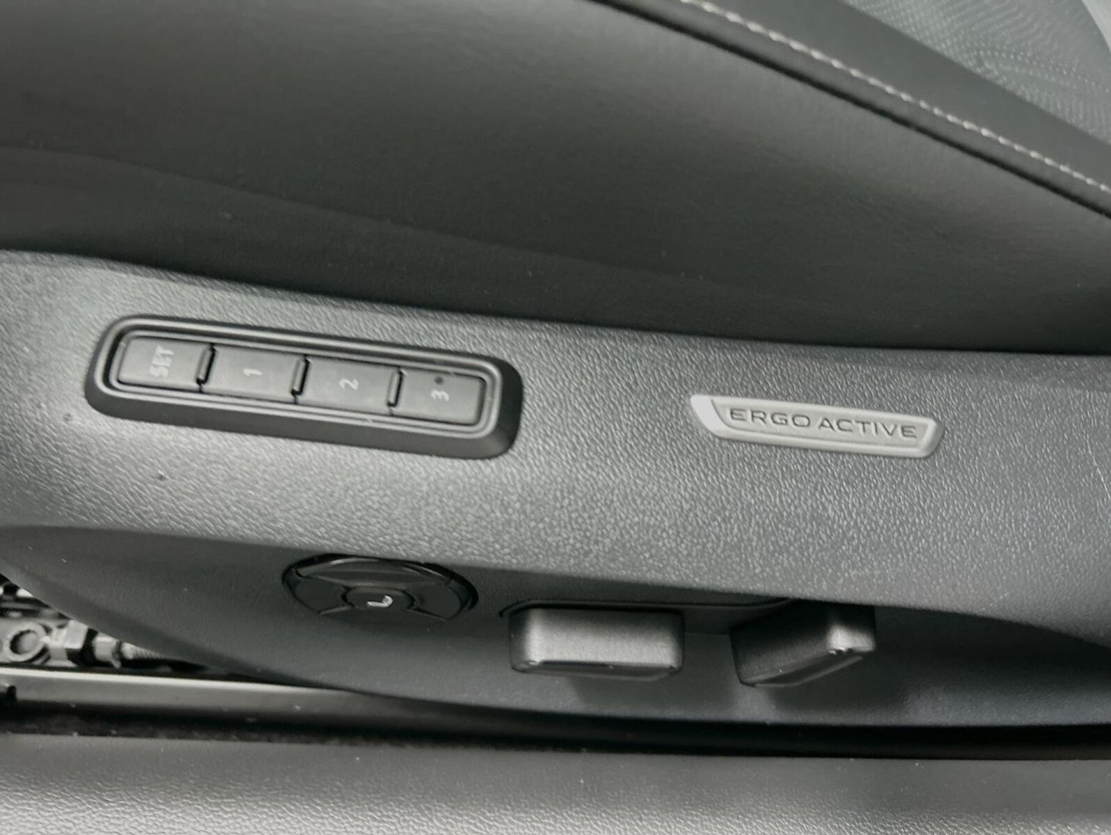Volkswagen Passat – Bild 12