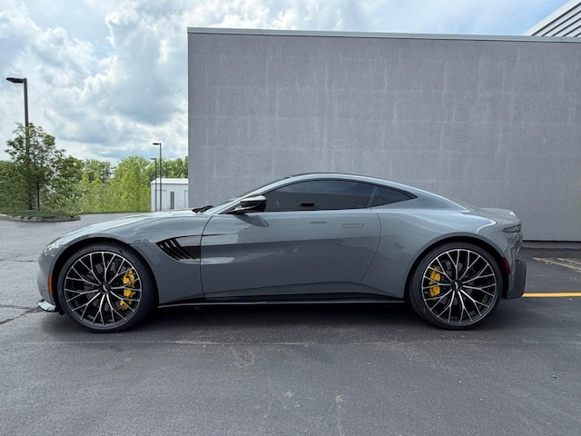 2022 Aston Martin Vantage