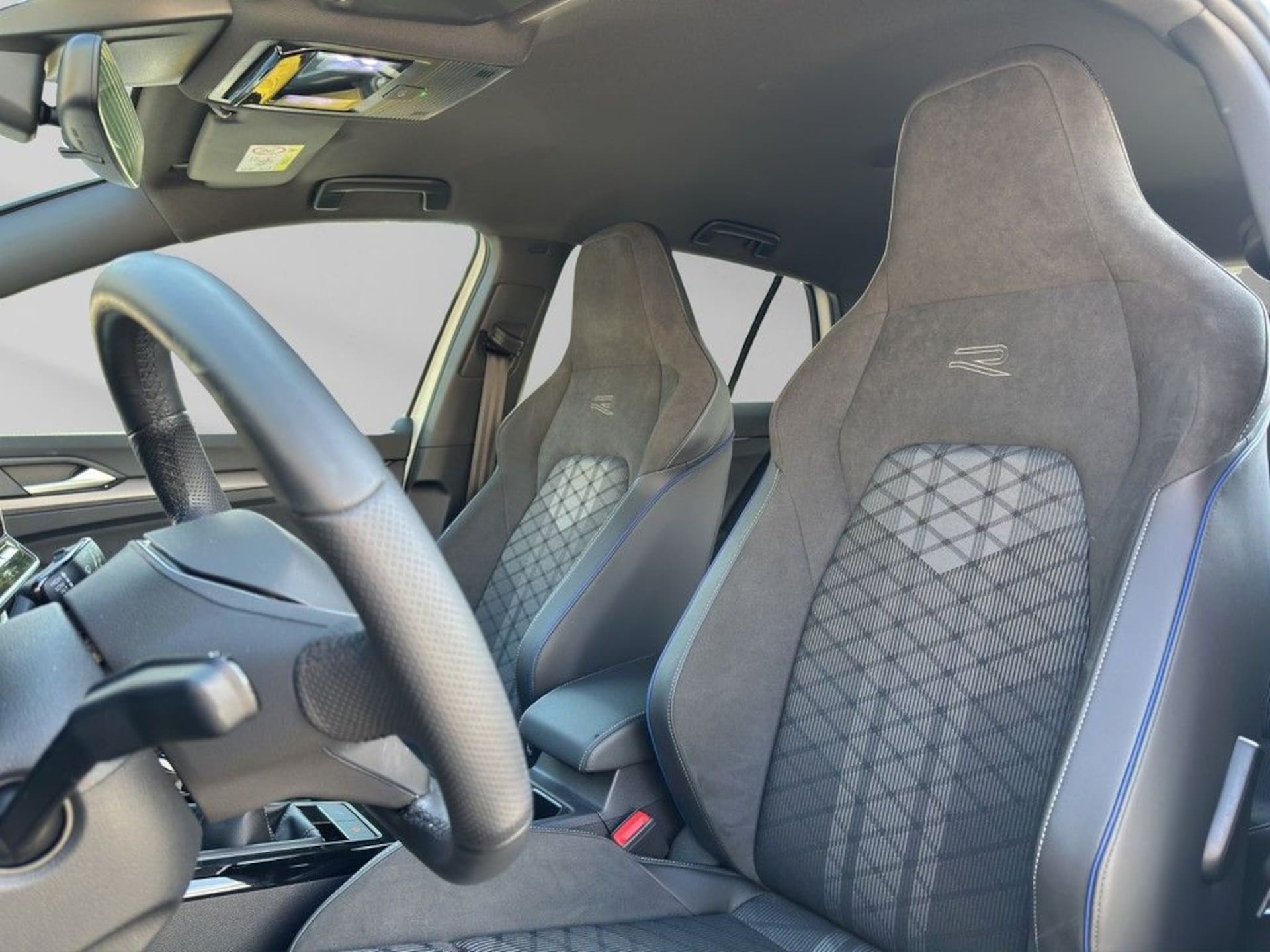Volkswagen Golf R-Line
