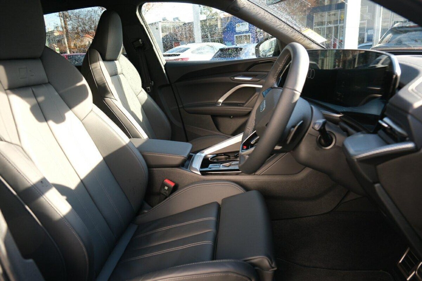 Image about Audi Q5 SUV e-hybrid quattro S tronic