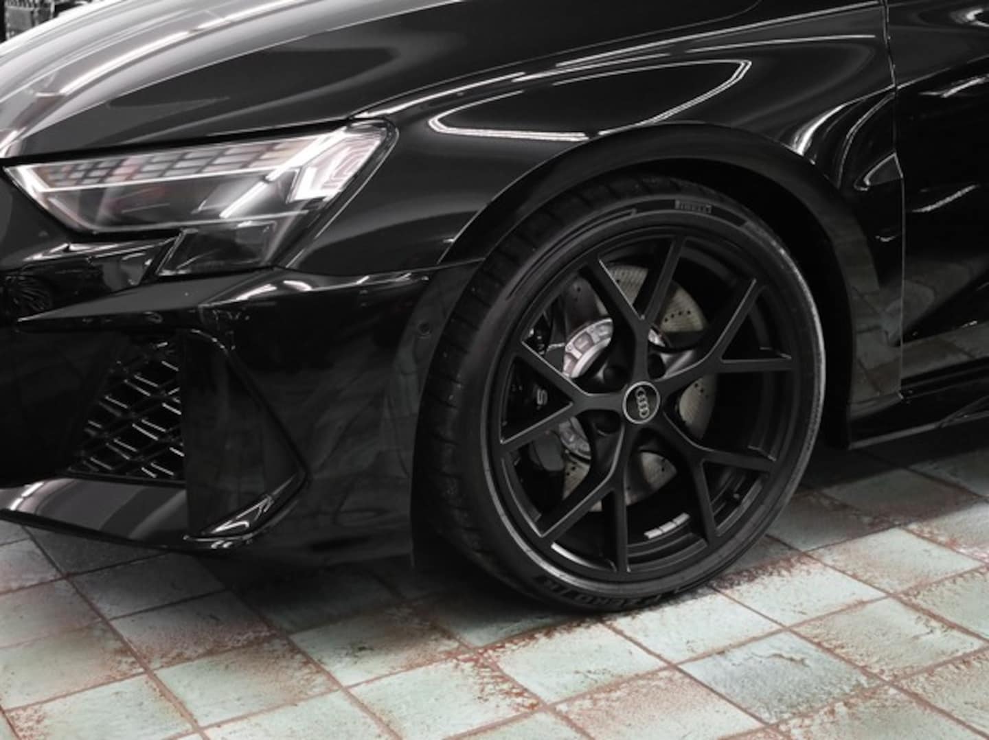 Bild über Audi RS 3 Limousine TFSI quattro 294 kW S tronic - für weitere Informationen kontaktieren Sie den Audi Partner