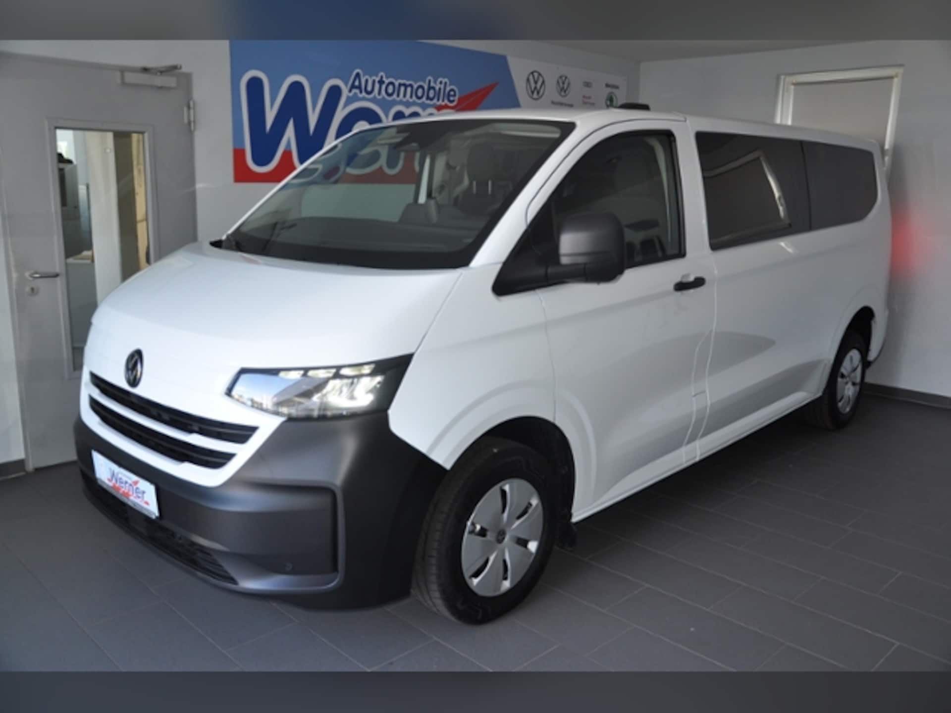 Volkswagen Transporter Kombi langer Radstand