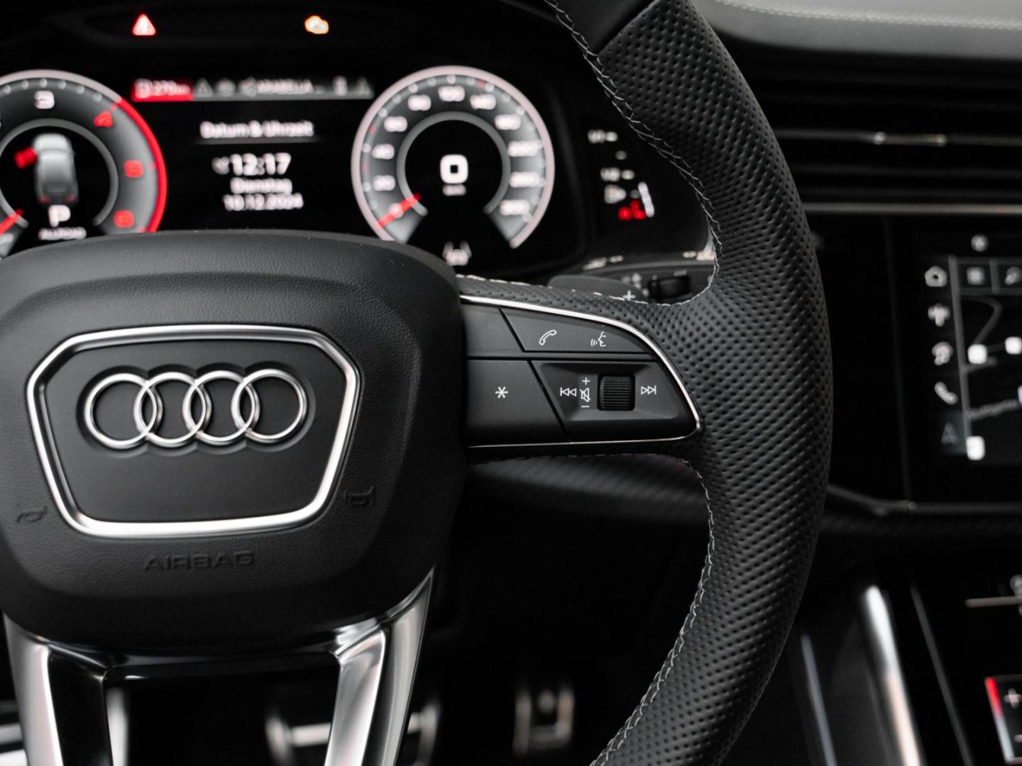 Image about Audi Q7 SUV S line 50 TDI quattro tiptronic